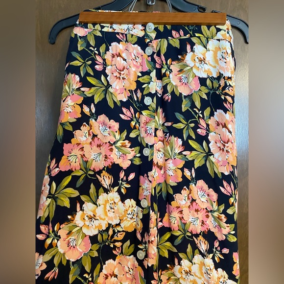 LOFT Floral Button-Down Midi Skirt - Picture 2 of 4